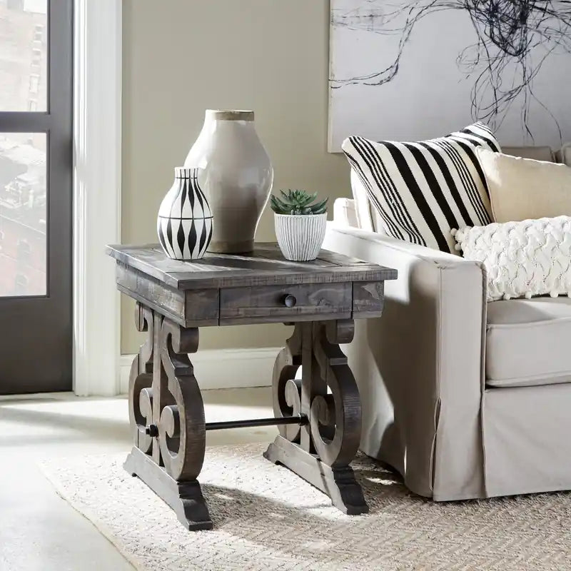 22 Table d'appoint traditionnelle avec rangement – Pin brun foncé avec base en bois à volutes