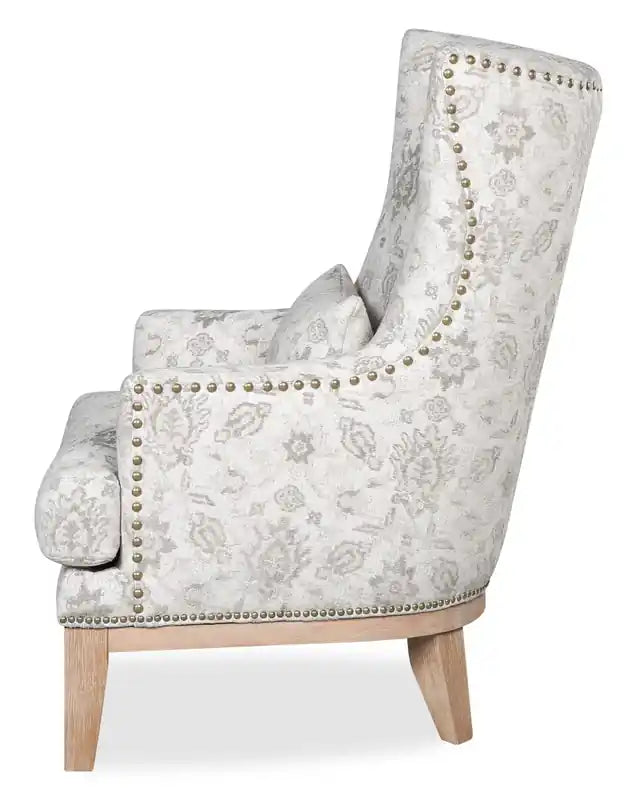 30 Fauteuil d'appoint en similicuir suédé avec base en bois et garniture cloutée - Walks Dove Grey