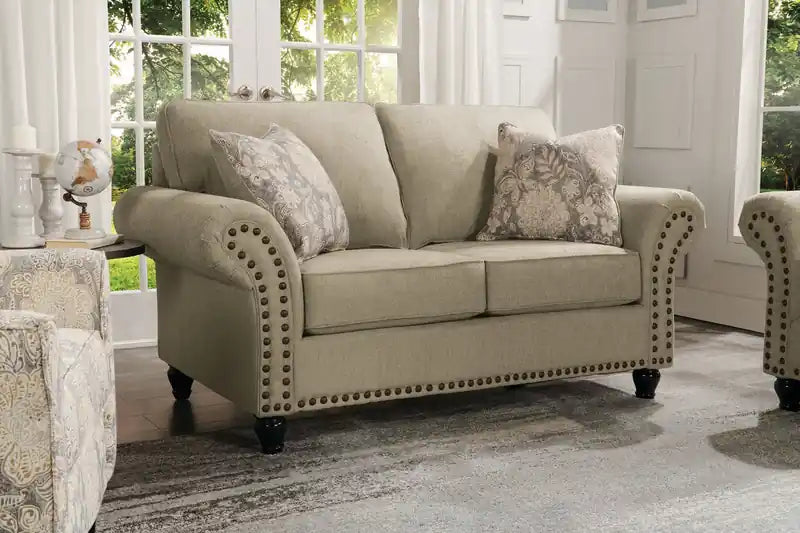 Causeuse en tissu chenille 70 po avec clous décoratifs et pieds tournés en bois